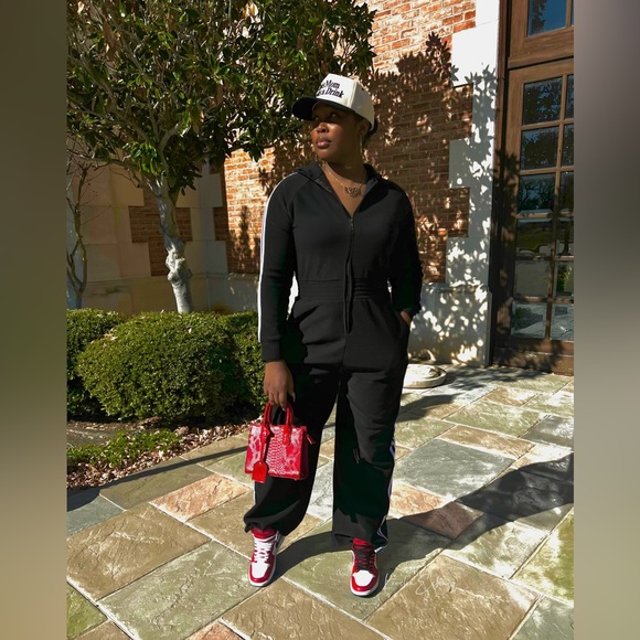 Sporty girl 😏 week sale - Picture 4 of 8